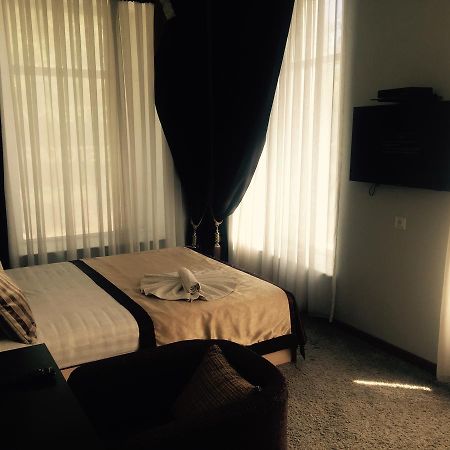 Hotel Avenue Bishkek Ngoại thất bức ảnh