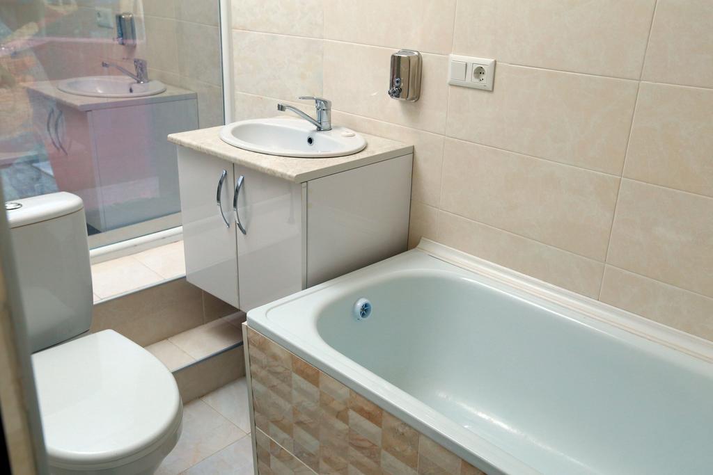 Hotel Avenue Bishkek Ngoại thất bức ảnh