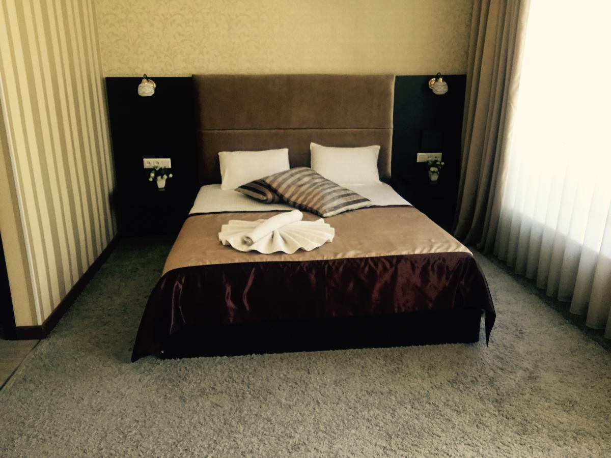 Hotel Avenue Bishkek Ngoại thất bức ảnh
