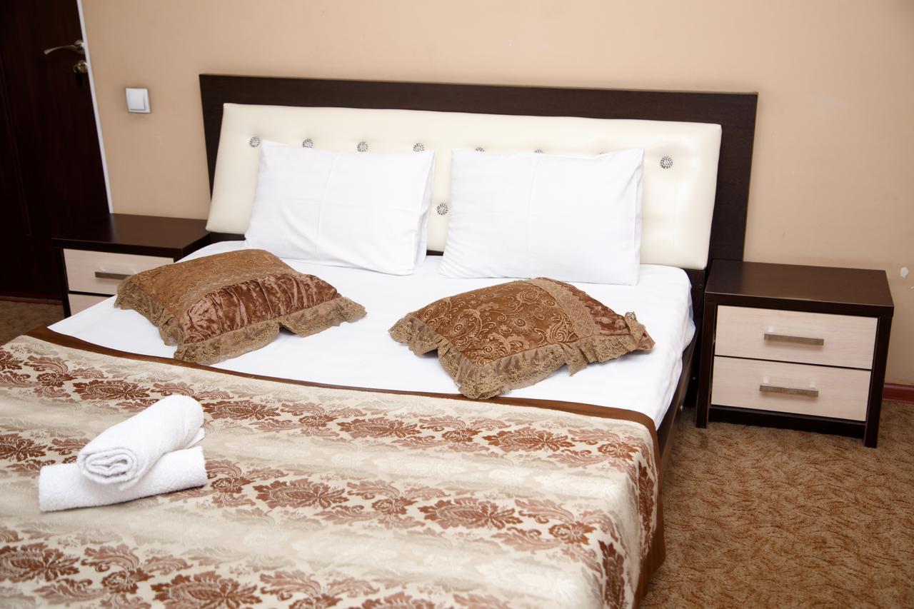 Hotel Avenue Bishkek Ngoại thất bức ảnh