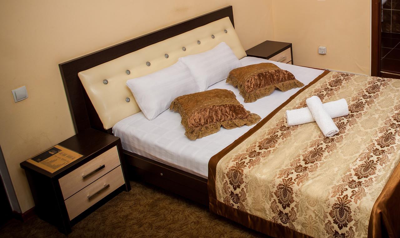 Hotel Avenue Bishkek Ngoại thất bức ảnh
