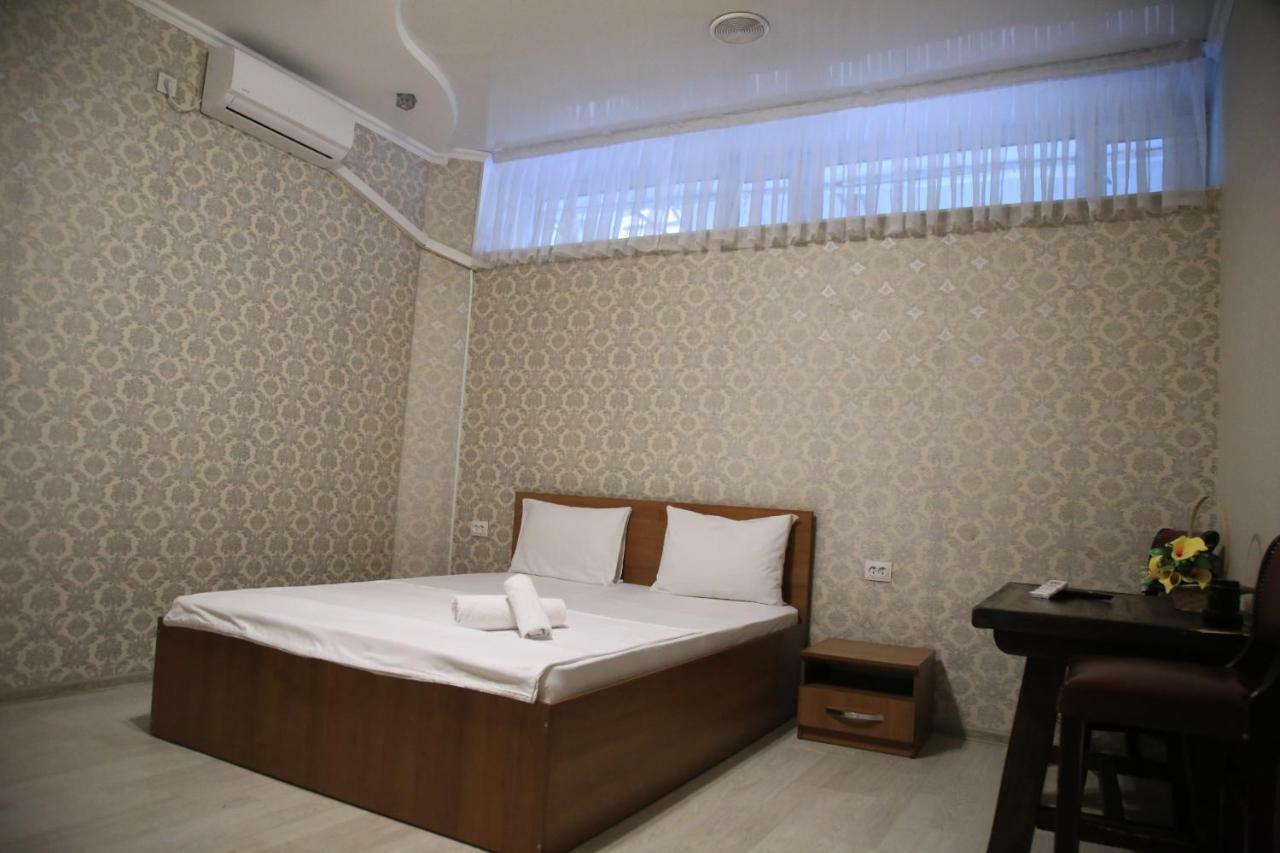 Hotel Avenue Bishkek Ngoại thất bức ảnh